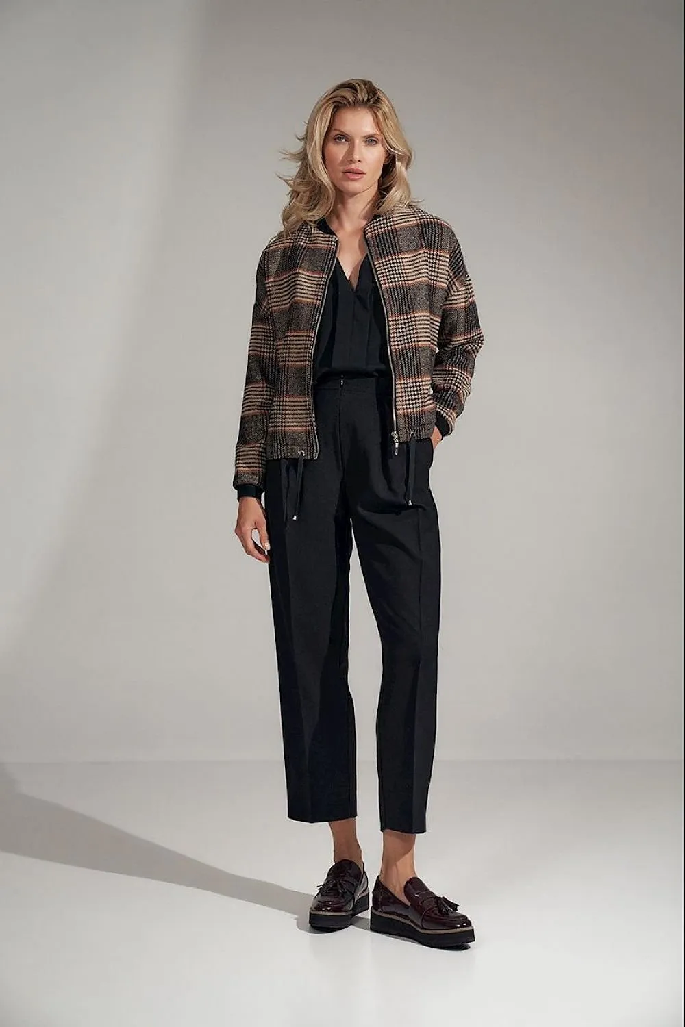 Chic Checked Trousers with Practical Side Pockets