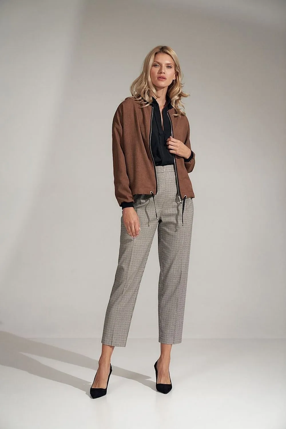 Chic Checked Trousers with Practical Side Pockets