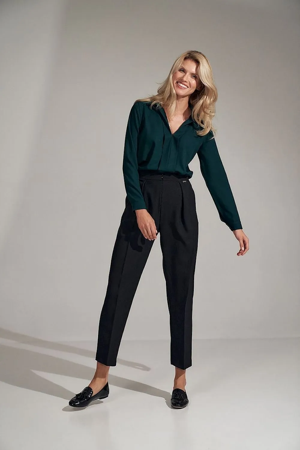 Chic Checked Trousers with Practical Side Pockets