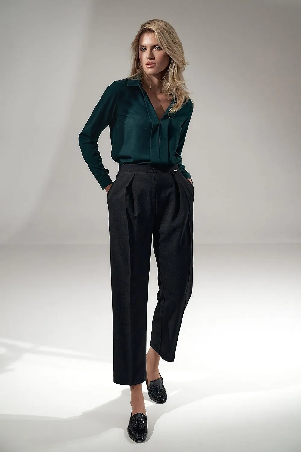 Chic Checked Trousers with Practical Side Pockets