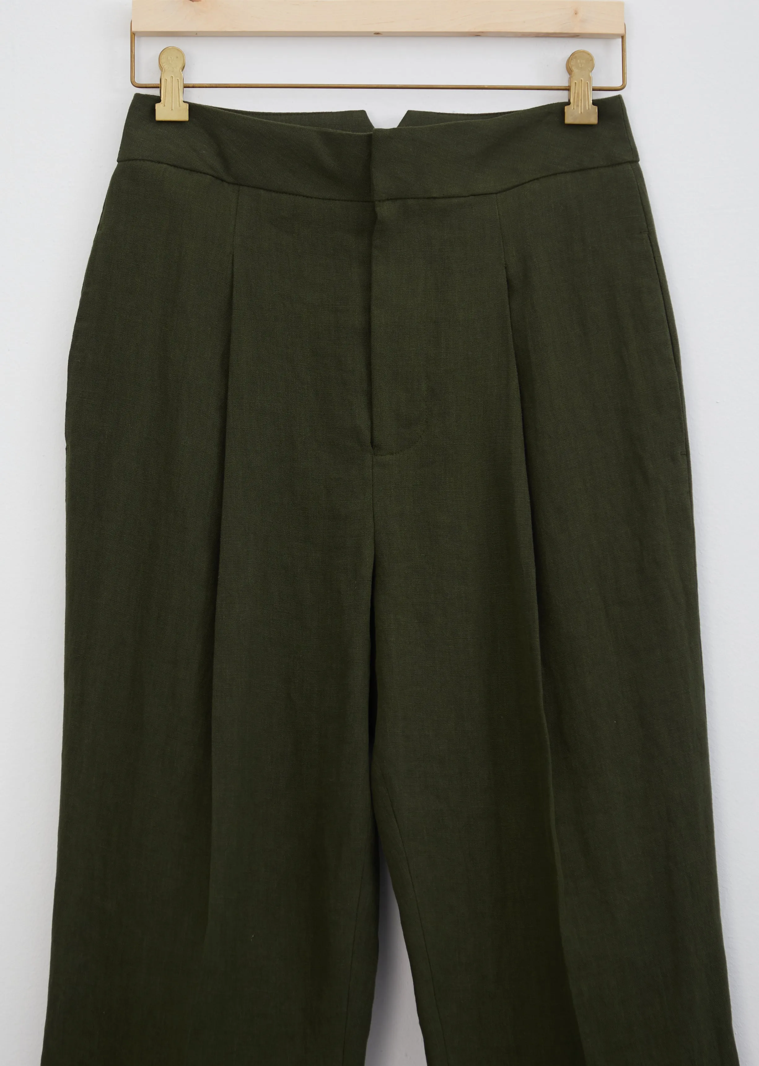 Pleated Linen Trouser