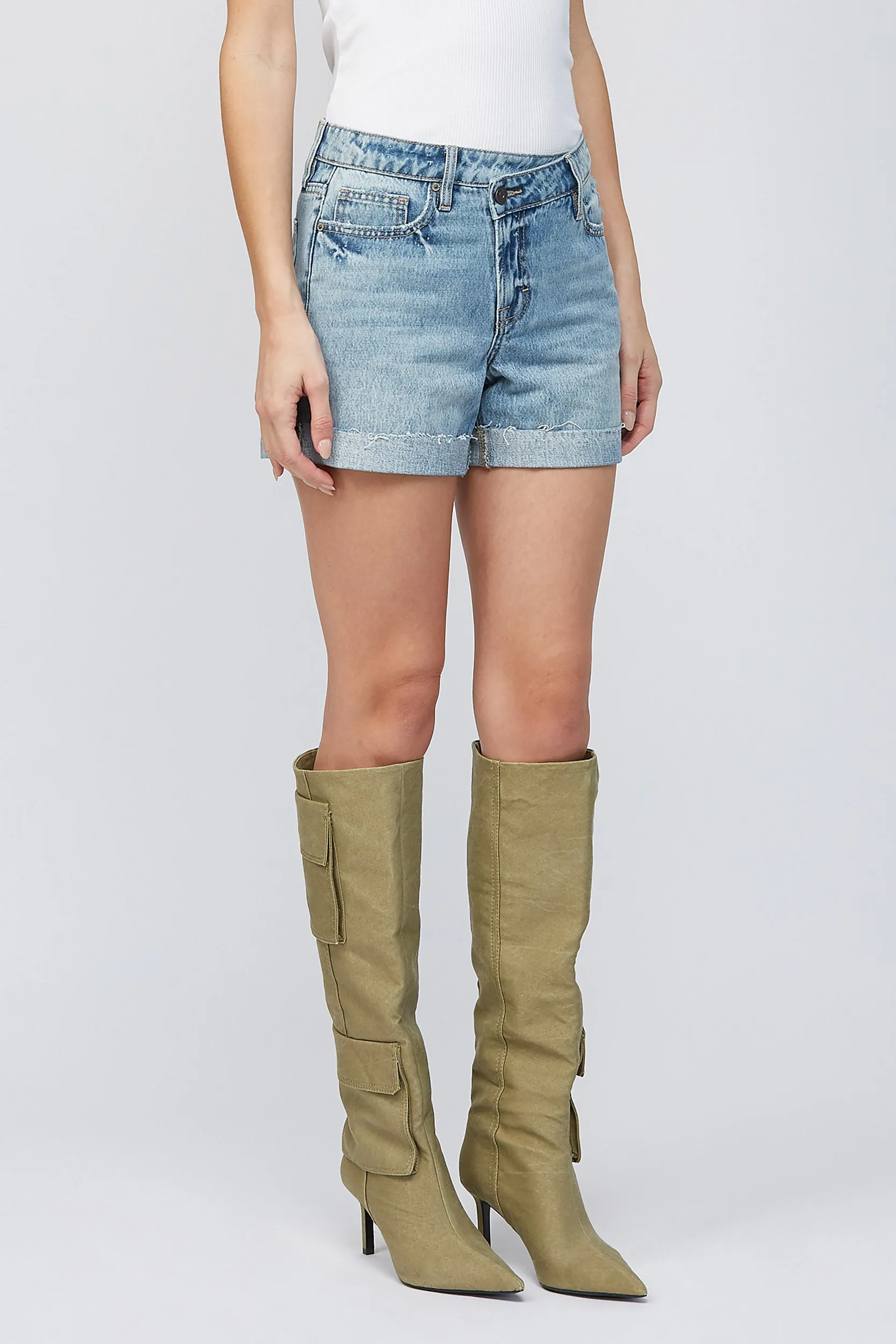 [Sofie] Vintage Classic Crossover Waistband Mom Shorts
